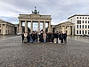 Die 10. Klasse vor dem Brandenburger Tor